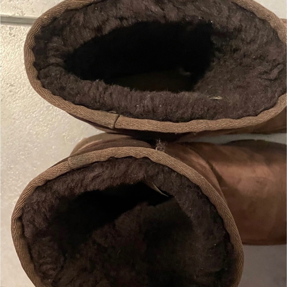 UGG Boots - Picture 7 of 7